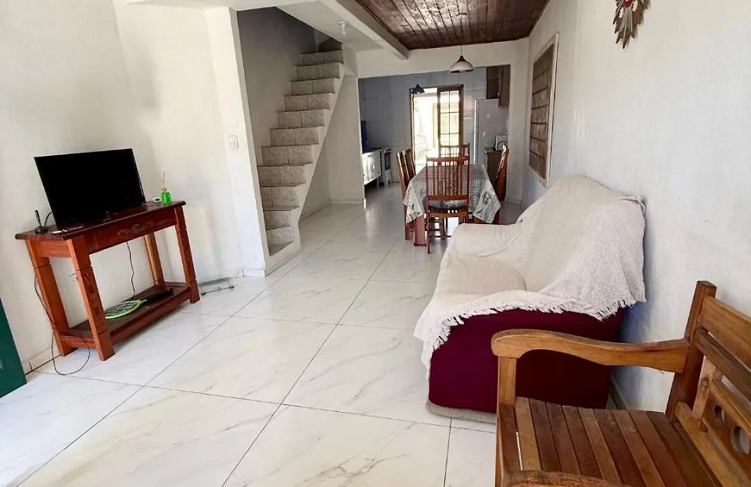 Casa completa Av Roberto da Silveira-1